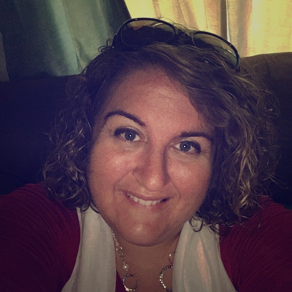 Meet your Posher, Amanda - Picture 1 of 1